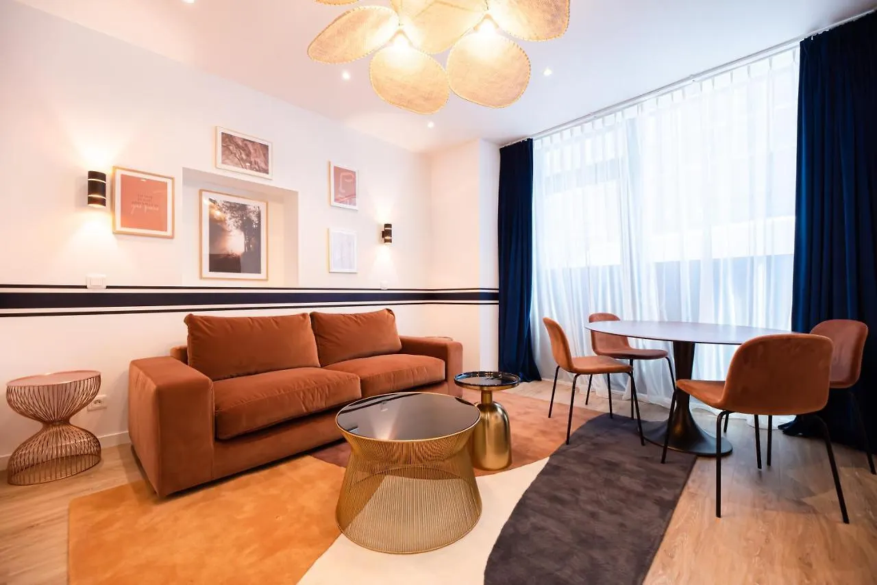 Mbm - Upper Marais Apartment